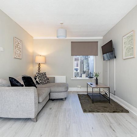 Snug Central Belfast Home, 2 Minutes From Ormeau Park! Екстериор снимка