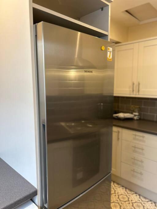 Snug Central Belfast Home, 2 Minutes From Ormeau Park! Екстериор снимка