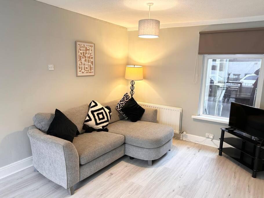 Snug Central Belfast Home, 2 Minutes From Ormeau Park! Екстериор снимка