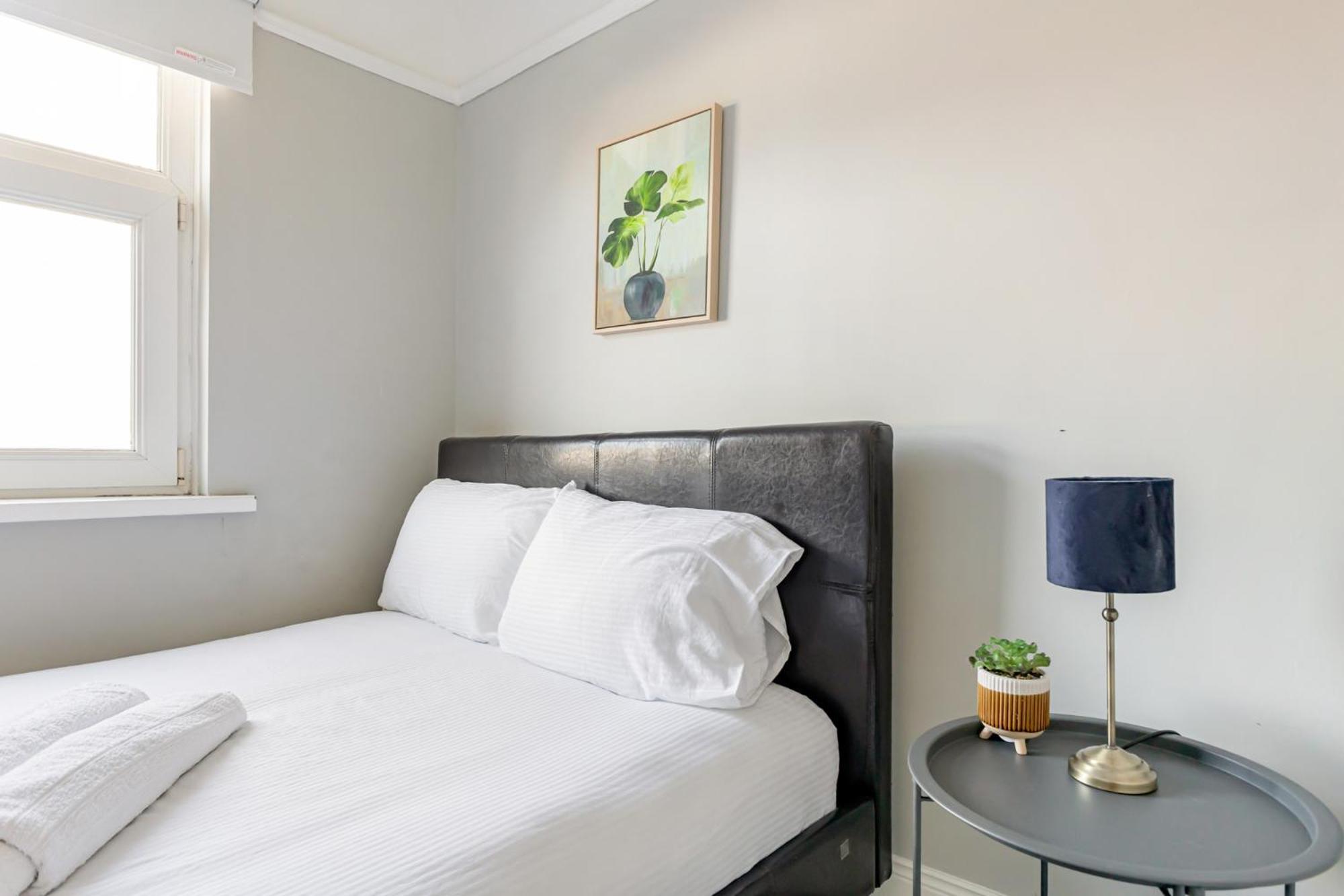 Snug Central Belfast Home, 2 Minutes From Ormeau Park! Екстериор снимка