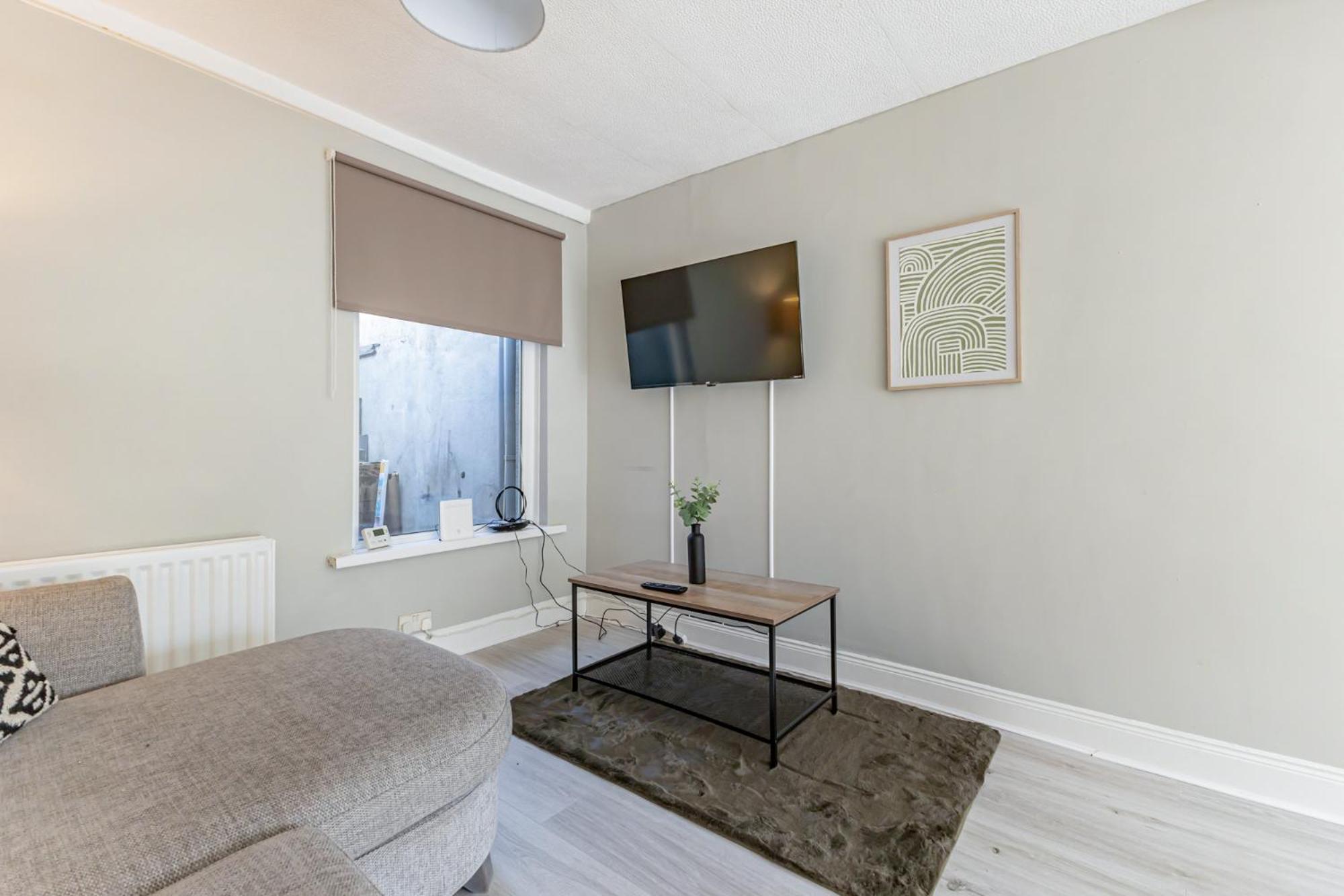 Snug Central Belfast Home, 2 Minutes From Ormeau Park! Екстериор снимка